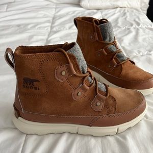 Women's Sorel Explorer™M Il Joan
Short
Style#:2004951
Color:Velvet Tan, Fawn Sz9